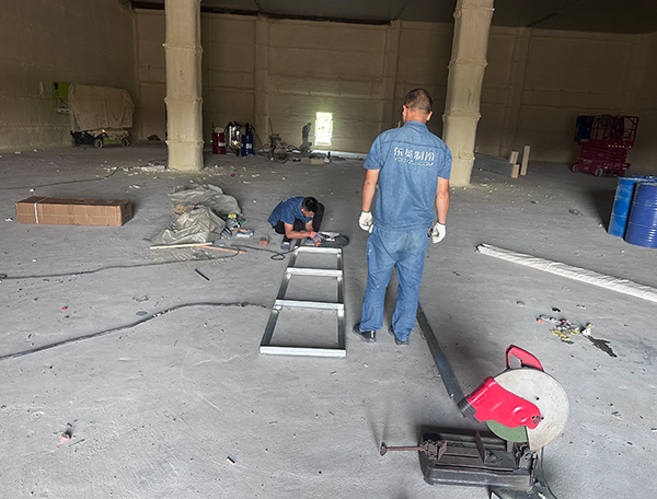 13000方高低溫變溫庫，土建+噴涂保溫+庫頂庫板保溫